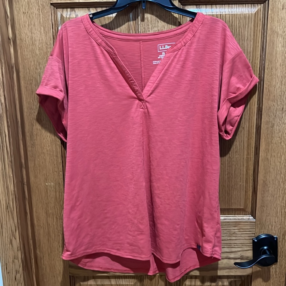 Ll bean orange/Red Shirt. V neck. Excellent condition